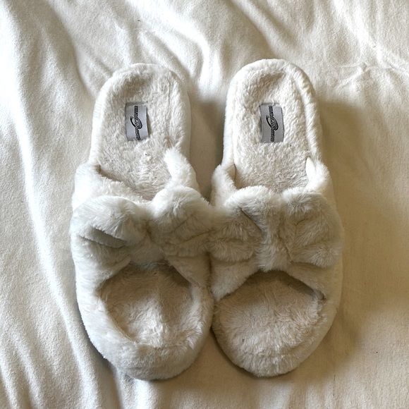 That girl ✨ slippers - Picture 2 of 2